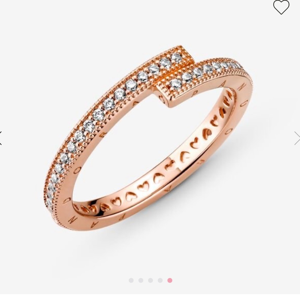 Pandora Sparkling Overlapping Ring